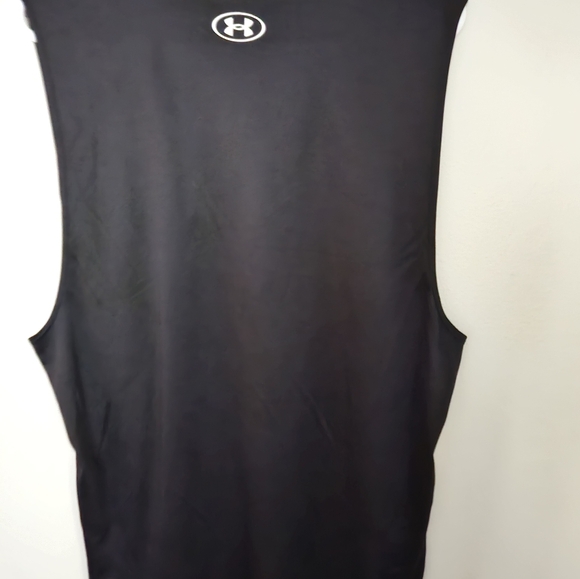 Men's Under armor sleeveless top - Picture 2 of 3
